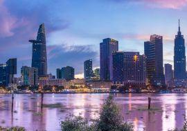 Lais Puzzle - Gebäude des Bitexco Financial Tower, Gebäude, Straßen und der Fluss Saigon in Ho-Chi-Minh-Stadt - 1.000 Teile