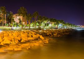 Lais Puzzle - Küste in Limassol bei Nacht - Zypern - 1.000 Teile