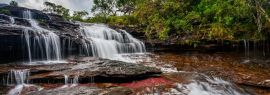 Lais Puzzle - Der Regenbogenfluss oder Fünf-Farben-Fluss ist in Kolumbien einer der schönsten Naturorte, er heißt Crystal Canyon, Panorama - 1.000 Teile