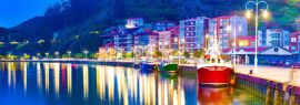 Lais Puzzle - Fischerdorf, Asturien, Spanien. Hafen mit Booten und Häusern in Ribadesella, Panorama - 1.000 Teile