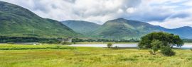 Lais Puzzle - Blick auf Loch Awe und Kilchurn Castle. Kilchurn Castle war der Stützpunkt des Clan Campbell im 15. Jahrhundert, Argyll, Schottland, Großbritannien, Panorama - 1.000 Teile