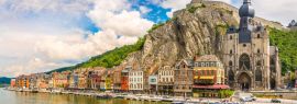 Lais Puzzle - Panoramablick auf das Maasufer mit Häusern und der Kirche Mariä Himmelfahrt in Dinant - Belgien, Panorama - 1.000 Teile