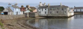 Lais Puzzle - Blick auf den malerischen Hafen und die umliegenden Gebäude auf der Isle of Whithorn in Dumfires und Galloway in Schottland. Einer der südlichsten Häfen in Schottland, Panorama - 1.000 Teile