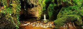 Lais Puzzle - Eine schöne Schlucht mit Wasserfall und üppiger Vegetation. Dollar Glen, Clackmannanshire, Schottland, UK, Panorama - 1.000 Teile