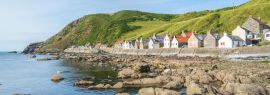 Lais Puzzle - Sonniger Nachmittag in Crovie, kleines Dorf in Aberdeenshire, Schottland, Panorama - 1.000 Teile
