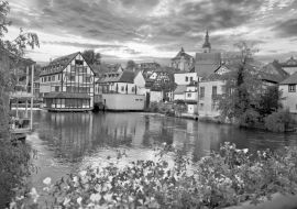 Lais Puzzle - Bamberg. Blick auf die Altstadt von Bamberg mit Brücken über die Regnitz in schwarz weiß - 1.000 Teile