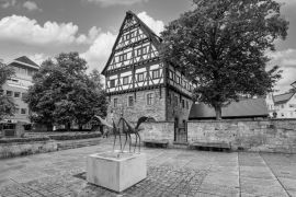 Lais Puzzle - Göppingen Baden-Württemberg Deutschland Fachwerk Umgebindehaus Stuttgart in schwarz weiß - 2.000 Teile