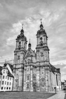 Lais Puzzle - Die Kathedrale der Abtei St. Gallen in St. Gallen. UNESCO-Welterbe in der Schweiz in schwarz weiß - 2.000 Teile