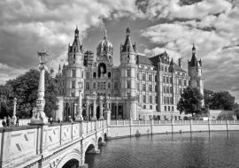 Lais Puzzle - Schloß von Schwerin in schwarz weiß - 1.000 Teile