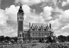 Lais Puzzle - Rathaus von Calais, Frankreich in schwarz weiß - 1.000 Teile