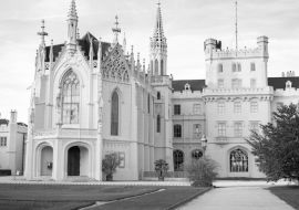 Lais Puzzle - Schloss Lednice Schloss in Mähren, Tschechische Republik. UNESCO-Weltkulturerbe in schwarz weiß - 1.000 Teile