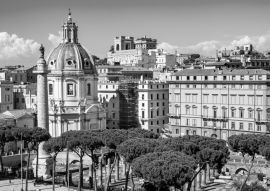 Lais Puzzle - Heiligster Name Mariens an der Kirche des Trajansforums mit der Trajanssäule am Foro Traiano und der Piazza Venezia im historischen Zentrum von Rom in schwarz weiß - 500, 1.000 & 2.000 Teile