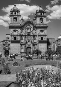 Lais Puzzle - Kirche in Cusco, Peru in schwarz weiß - 500, 1.000 & 2.000 Teile