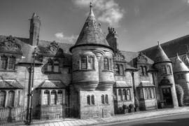 Lais Puzzle - Häuser in der Bath Street, Chester, England in schwarz weiß - 2.000 Teile