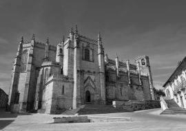 Lais Puzzle - Guarda Kathedrale in schwarz weiß - 500, 1.000 & 2.000 Teile