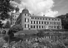 Lais Puzzle - Eutiner Schloss in schwarz weiß - 1.000 Teile