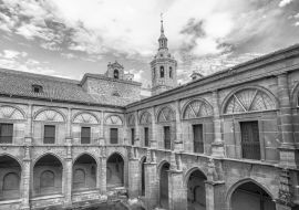 Lais Puzzle - Kloster von San Millan de Yuso in La Rioja, Spanien in schwarz weiß - 1.000 Teile