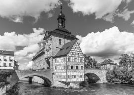 Lais Puzzle - Ansicht des Bamberger Rathauses, Deutschland in schwarz weiß - 500, 1.000 & 2.000 Teile