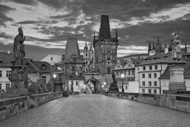 Lais Puzzle - Prag in schwarz weiß - 2.000 Teile