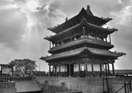 Lais Puzzle - Stadtmauer von Pingyao, China in schwarz weiß - 500, 1.000 & 2.000 Teile