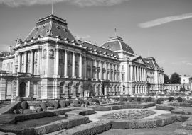 Lais Puzzle - Der Königliche Palast im Zentrum von Brüssel, Belgien in schwarz weiß - 500, 1.000 & 2.000 Teile