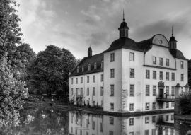 Lais Puzzle - Ruhrgebiet Schloss Borbeck, Essen in schwarz weiß - 500, 1.000 & 2.000 Teile