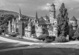 Lais Puzzle - Schloss Löwenburg in schwarz weiß - 500, 1.000 & 2.000 Teile