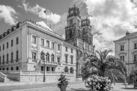 Lais Puzzle - Rathaus mit Kathedrale Sainte Croix d Orleans, Orleans in schwarz weiß - 2.000 Teile