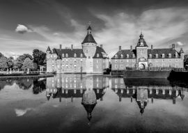 Lais Puzzle - Burg Anholt in schwarz weiß - 500, 1.000 & 2.000 Teile
