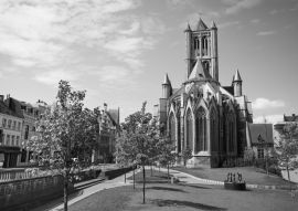 Lais Puzzle - Blick auf die St.-Nikolaus-Kirche in Gent, Belgien in schwarz weiß - 500, 1.000 & 2.000 Teile