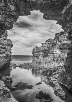 Lais Puzzle - Meereslandschaft, Landschaft und Skyline der Great Ocean Road, Australien in schwarz weiß - 500, 1.000 & 2.000 Teile