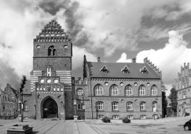 Lais Puzzle - Roskilde - Platz und Altes Rathaus, Dänemark in schwarz weiß - 1.000 Teile