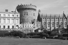 Lais Puzzle - Das Dubliner Schloss in schwarz weiß - 2.000 Teile