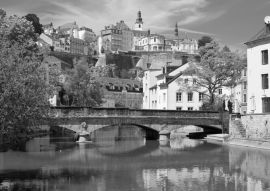 Lais Puzzle - Luxemburg Stadt an einem Sommertag in schwarz weiß - 500, 1.000 & 2.000 Teile