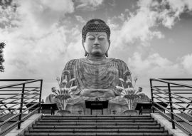 Lais Puzzle - Hyogo Daibutsu - Buddha-Statue in Kobe, Japan in schwarz weiß - 500, 1.000 & 2.000 Teile