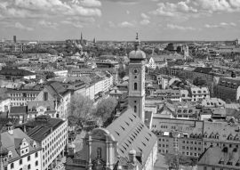Lais Puzzle - Skyline des Münchner Stadtzentrums in schwarz weiß - 500, 1.000 & 2.000 Teile