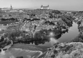 Lais Puzzle - Toledo in der Abenddämmerung mit der malerischen Biegung des Flusses Tajo in schwarz weiß - 500, 1.000 & 2.000 Teile