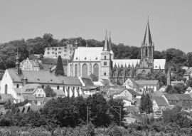 Lais Puzzle - Stadtansicht des mittelalterlichen Oppenheim am Rhein in schwarz weiß - 500, 1.000 & 2.000 Teile