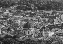 Lais Puzzle - Blick auf die Stadt Lviv vom Park des Hohen Schlosses bei Sonnenuntergang in schwarz weiß - 1.000 Teile