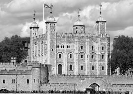 Lais Puzzle - Tower of London in der Innenstadt, England in schwarz weiß - 500, 1.000 & 2.000 Teile