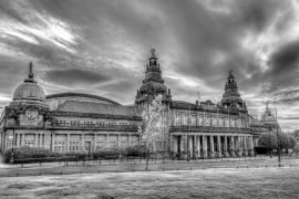 Lais Puzzle - Kelvin Hall, Glasgow in schwarz weiß - 2.000 Teile