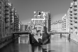 Lais Puzzle - Hamburger Speicherstadt UNESCO Weltkulturerbe in schwarz weiß - 2.000 Teile