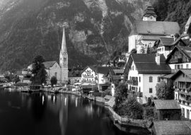 Lais Puzzle - Das Dorf Hallstatt in der Abenddämmerung in schwarz weiß - 500, 1.000 & 2.000 Teile