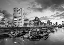 Lais Puzzle - Düsseldorf am Rhein in schwarz weiß - 500, 1.000 & 2.000 Teile