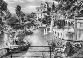 Lais Puzzle - Szenerie des Monte Palace Tropical Garden. Funchal, Insel Madeira, Portugal in schwarz weiß - 1.000 Teile