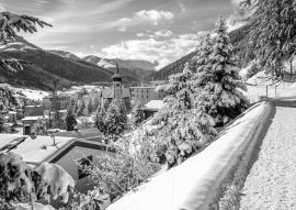 Lais Puzzle - Panorama-Wanderpass über Davos, Schweiz in schwarz weiß - 500, 1.000 & 2.000 Teile
