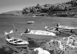 Lais Puzzle - Yachten in der Bucht der Insel Zakynthos. Griechenland in schwarz weiß - 1.000 Teile