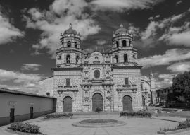 Lais Puzzle - Kathedrale in Cajamarca, Peru in schwarz weiß - 500, 1.000 & 2.000 Teile