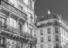 Lais Puzzle - Paris, schönes Gebäude, typische Pariser Fassade in der Nähe des Viertels Republique in schwarz weiß - 500, 1.000 & 2.000 Teile