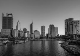 Lais Puzzle - Skyline von Perth bei Nacht in Westaustralien in schwarz weiß - 1.000 Teile